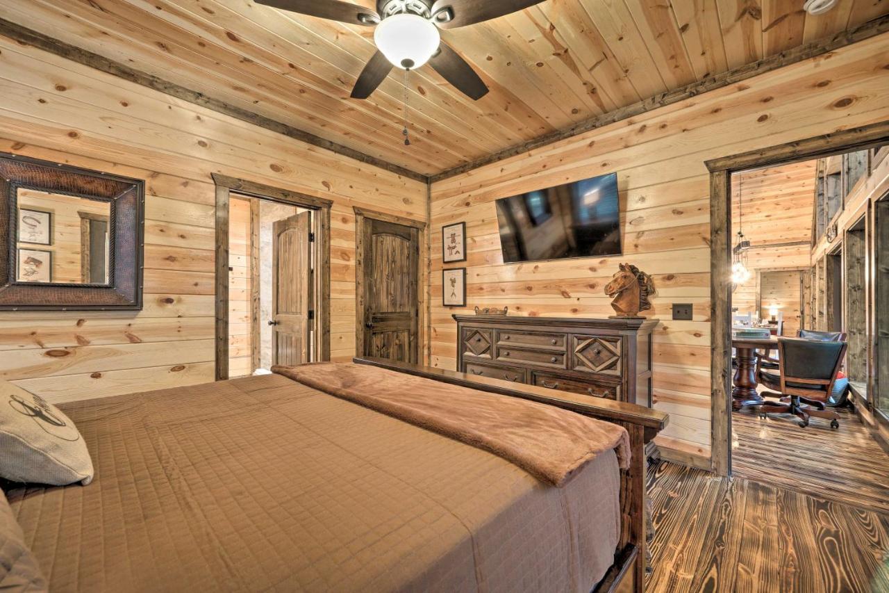 Broken Bow Cabin Deck With Hot Tub And Pool Table! Kültér fotó